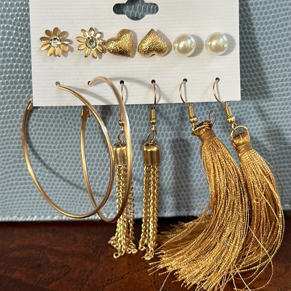 Fashion Earrings NWT bundle set of 6 - Picture 3 of 3